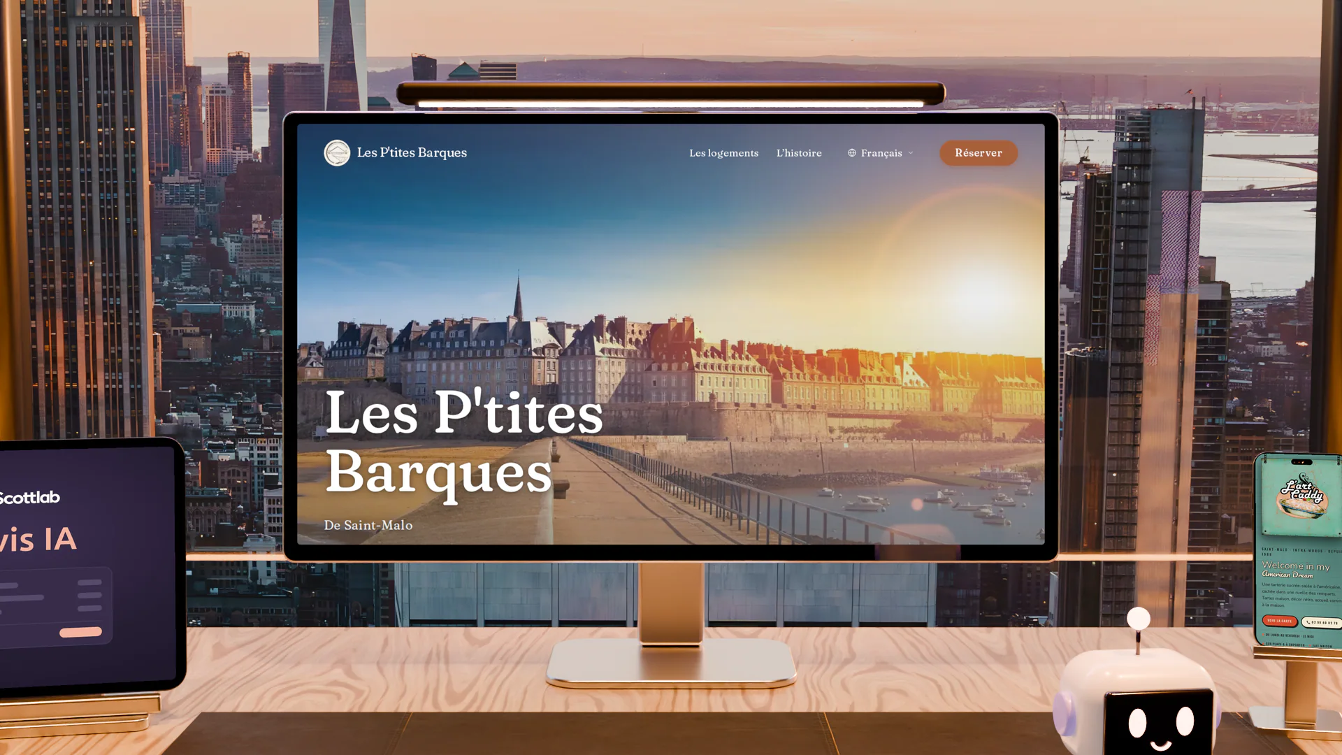 Le moniteur, sur le bureau de ScottLab